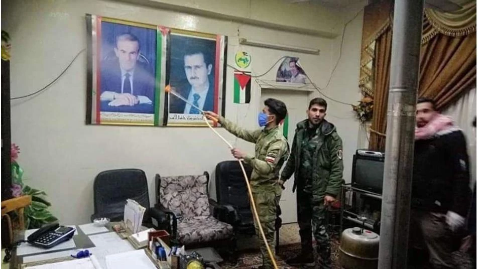 تعقيم "الفيروس الخالد".. صورة لحافظ الأسد تُشعل مواقع التواصل الاجتماعي