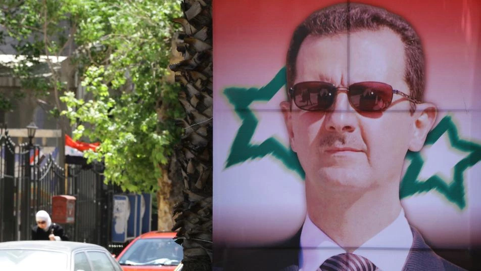 وصفوا الأسد بالزرافة وسوريا بجمهورية الطوابير.. مسميات أطلقتها وسائل إعلام غربية خلال عقد كامل من الثورة