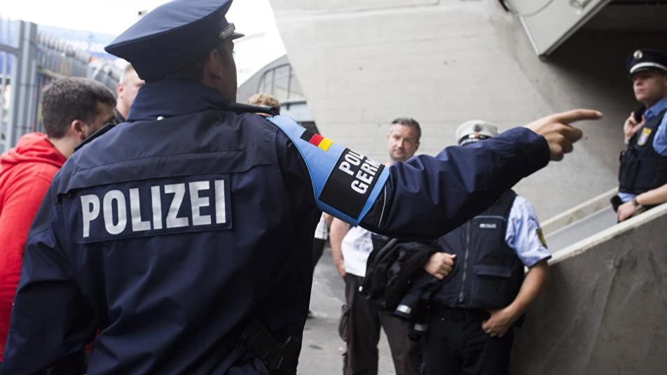 محاكمة 5 لاجئين سوريين في ألمانيا.. ما التهم الموجهة لهم؟