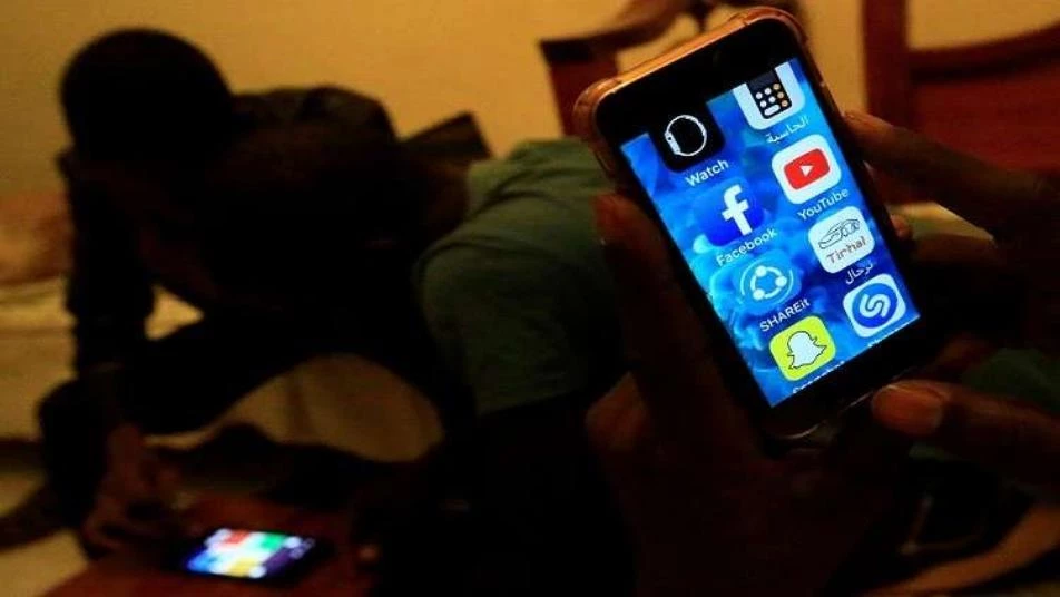 سريلانكا تعلن رفع الحظر عن مواقع التواصل الاجتماعي