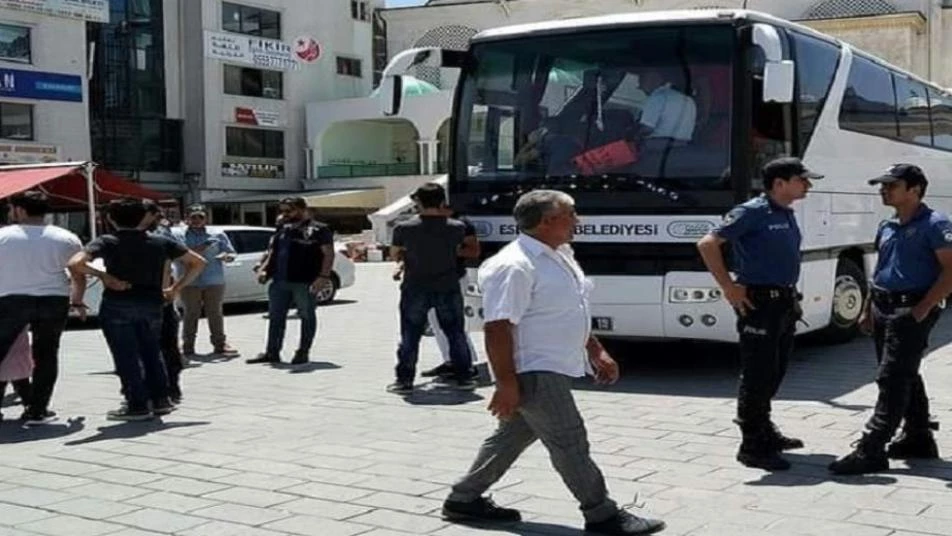 كاتبة تركية تكشف سبب غضب بعض الأتراك من السوريين