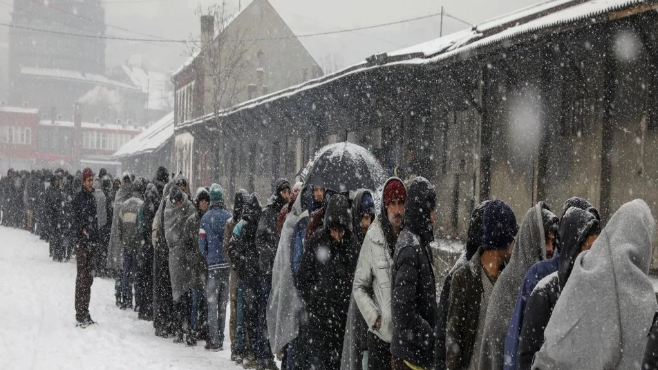 "رحلة الموت" عبر ألبانيا.. سوري يقتله البرد وآخر يروي صراعهم للبقاء (فيديو)
