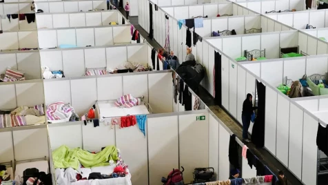 ماذا فعلت الدول الأوروبية لحماية مخيمات اللاجئين من الإصابة بكورونا؟