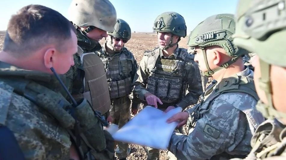 ما دلالات التدريبات العسكرية الروسية - التركية المشتركة في إدلب؟