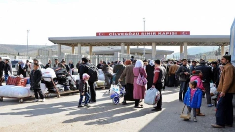 ترحيل قرابة ألفي سوري من تركيا بشهر واحد ومسؤول في "باب الهوى" يُوضّح!