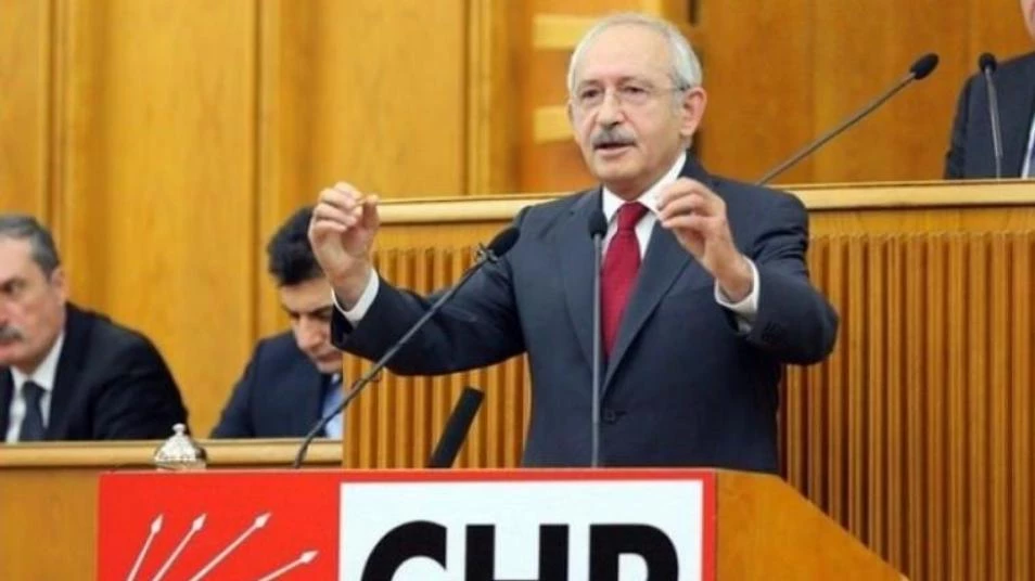 في تصريح مفاجئ.. زعيم أكبر حزب تركي معارض يدعو لحماية السوريين أيضاً!