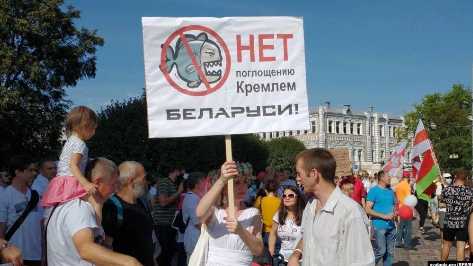 الاحتجاجات الشعبية تحذّر الكرملين من دعم دكتاتور بيلاروسيا: لسنا منطقة روسية