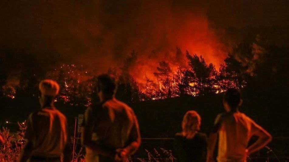 خلال يومين.. حريق ثالث في "مخيم موريا" اليوناني يعمّق مأساة اللاجئين