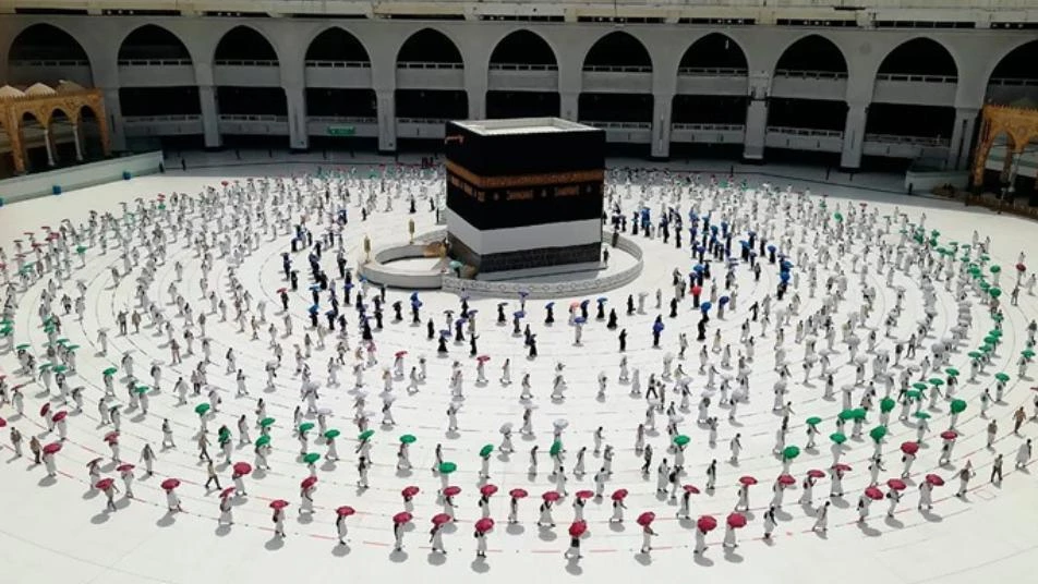 السعودية تستبق رمضان بقرارات جديدة تتعلق بأداء العمرة والصلاة في الحرم المكي