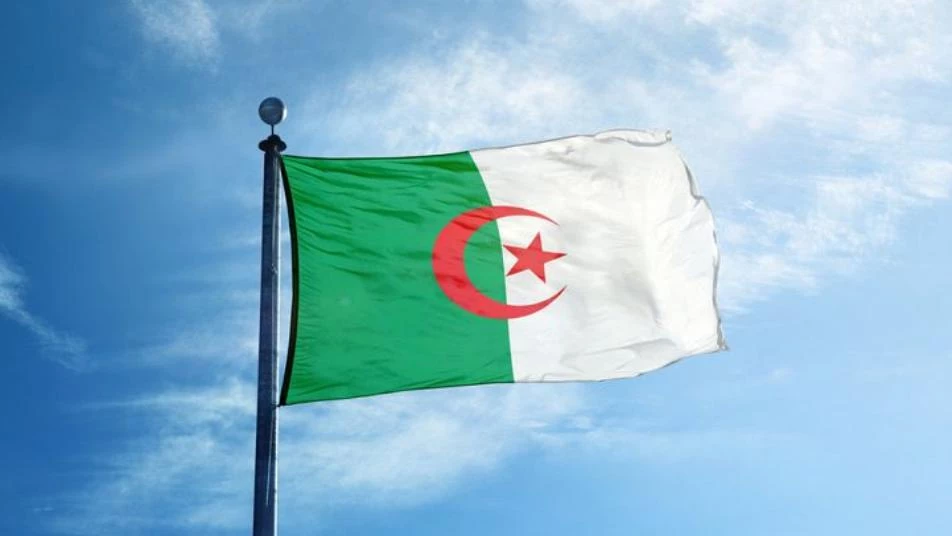 القضاء العسكري في الجزائر  يحقق مع مرشحة سابقة للرئاسة