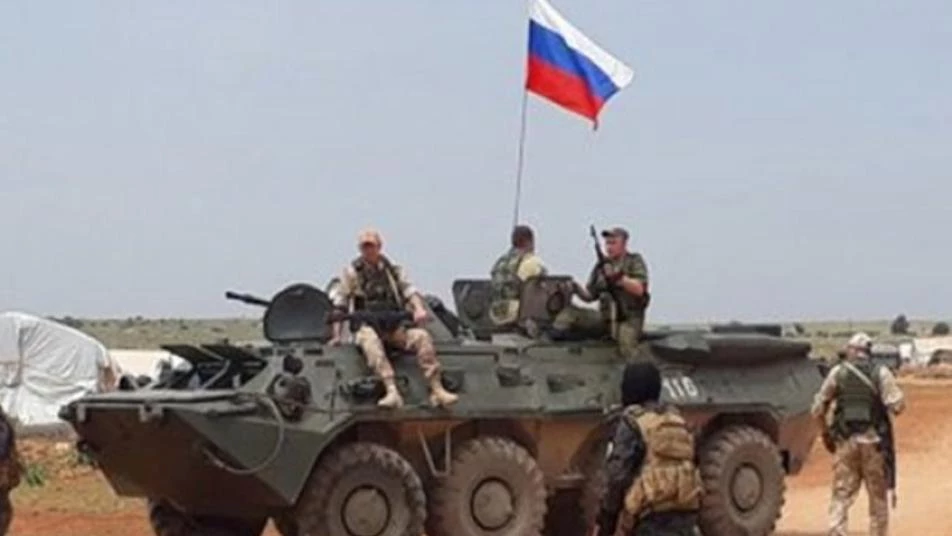 بعد هجمات داعش.. روسيا تنشر قواتها في منطقة “الشولا” بدير الزور