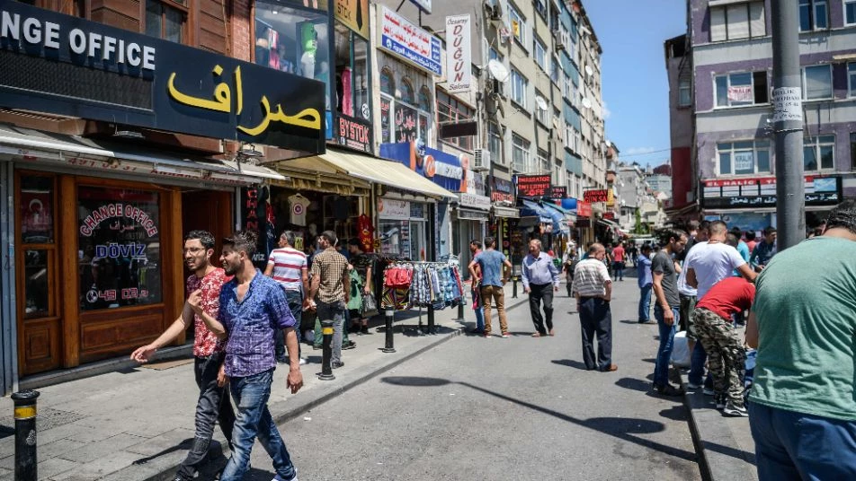 5 طرق يلجأ لها سوريون للتأقلم مع تضاعف الأسعار في تركيا