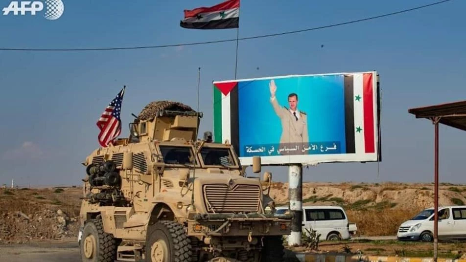 "السيادة الوطنية" في حضرة المدرعات الأمريكية.. صور جديدة تثير سخرية السوريين