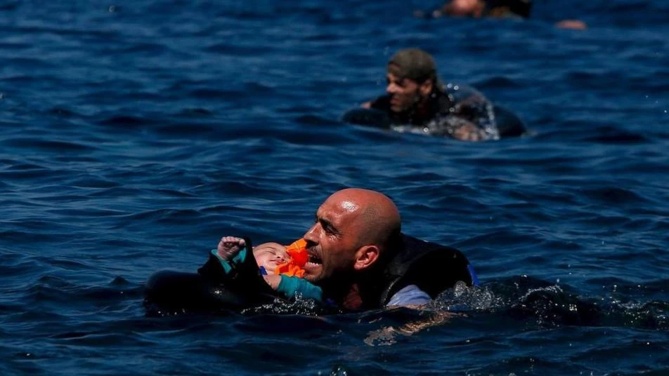غرق مركب يحمل لاجئين سوريين قبالة الشواطئ اللبنانية