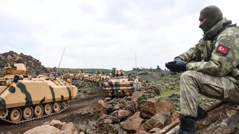 تقرير عسكري يرجح تنازل تركيا عن جنوب "M4” ويتوقع هجوماً وشيكاً بإدلب