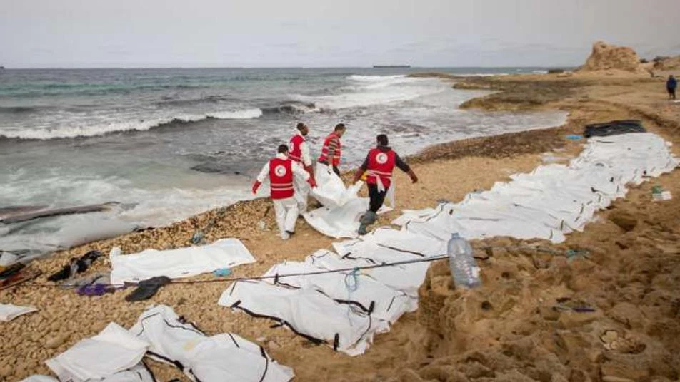 حادث مأساوي جديد.. مصرع العشرات من اللاجئين غرقاً قبالة السواحل التونسية