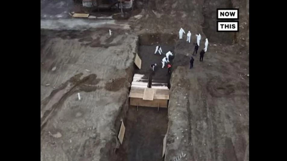لقطات جوية لعمليات دفن ضحايا كورونا بمقابر جماعية في نيويورك