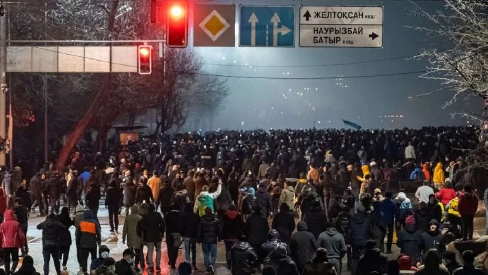 استضافت جولات أستانا الـ17.. كازاخستان تغلي بالمظاهرات وتعلن حالة الطوارئ