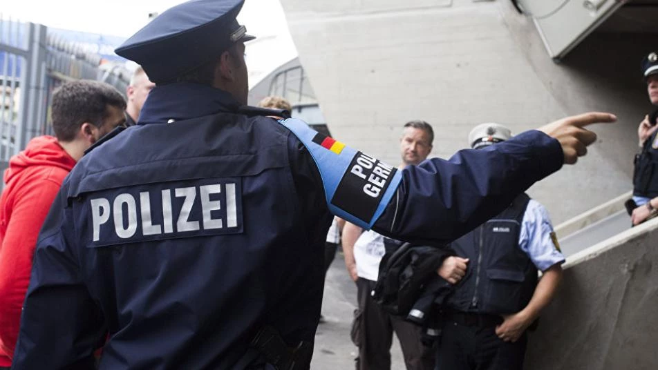 محاكمة ضابط في الشرطة الألمانية بسبب لاجئ سوري.. ما القصة؟