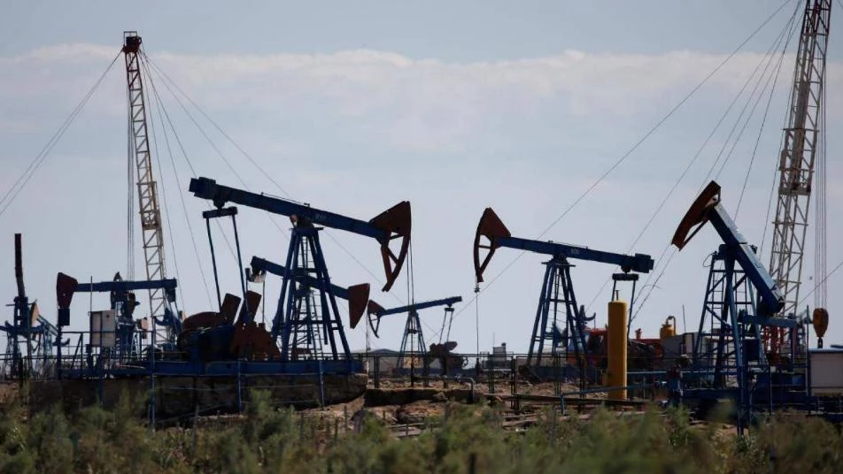 النفط يصعد بسبب التوترات السياسية بين أميركا وإيران