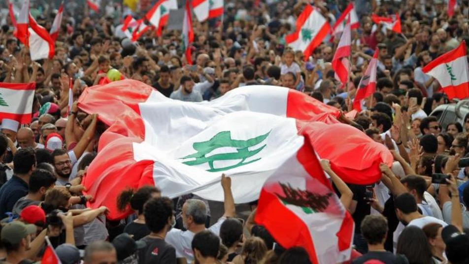 بسبب موقف "نصر الله" من الاحتجاجات.. الاستقالات تعصف بجريدة "الأخبار" اللبنانية