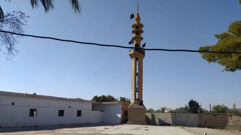 جامع قرية حطلة الذي حولته الميليشيات الشيعية الإيرانية إلى حسينية