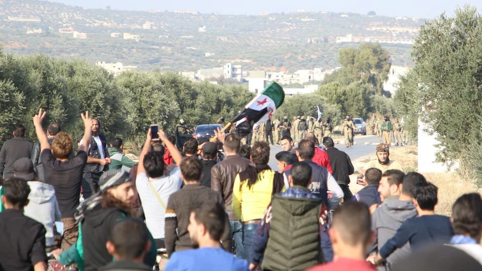 "تحرير الشام" تعترض متظاهرين حاولوا كسر الحصار عن كفرتخاريم بإدلب (صور)