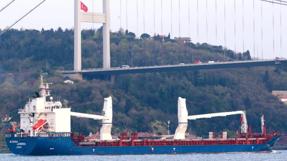 رصد ناقلة بحرية تابعة لنظام أسد في ميناء تركي.. من أين جاءت وماذا تحمل؟