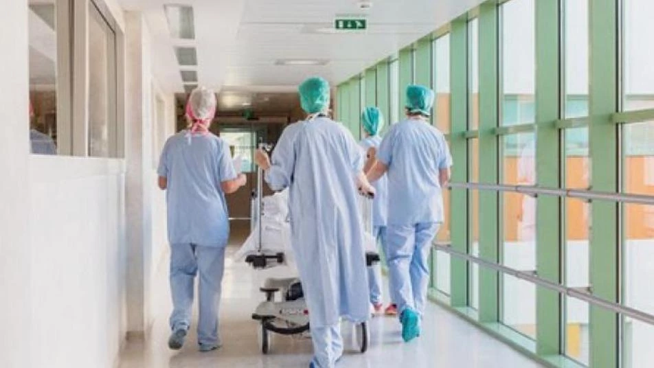 فيديو لممرضات يرقصن خلال إجراء عمل جراحي يصدم رواد مواقع التواصل
