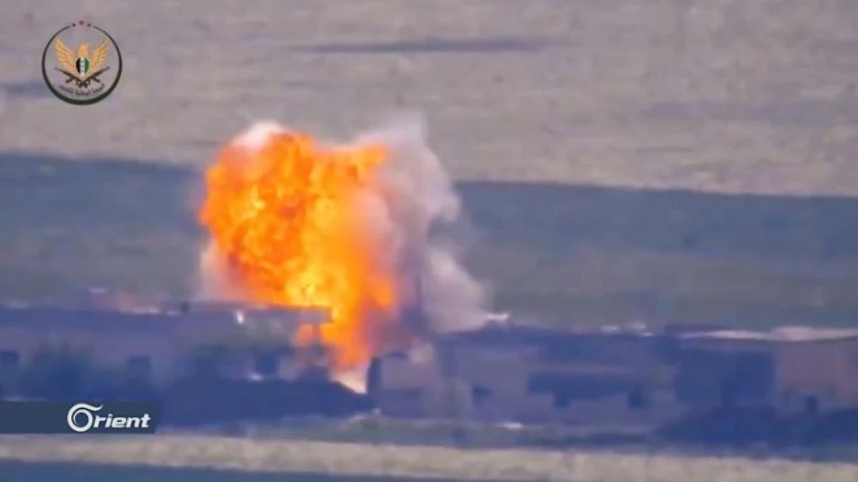 إصابة قاتلة.. صاروخ تاو يفتت دبابة لميليشيات أسد شمالي حماة (فيديو)