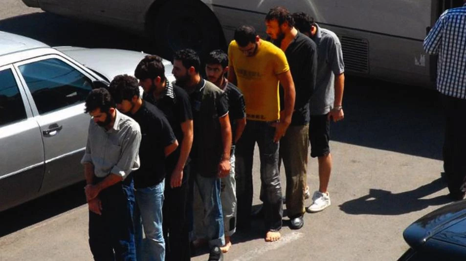 شهادة لأورينت تكشف: إجبار السجناء على انتخاب بشار وكيف أذلوهم بالعفو المزعوم (صور)