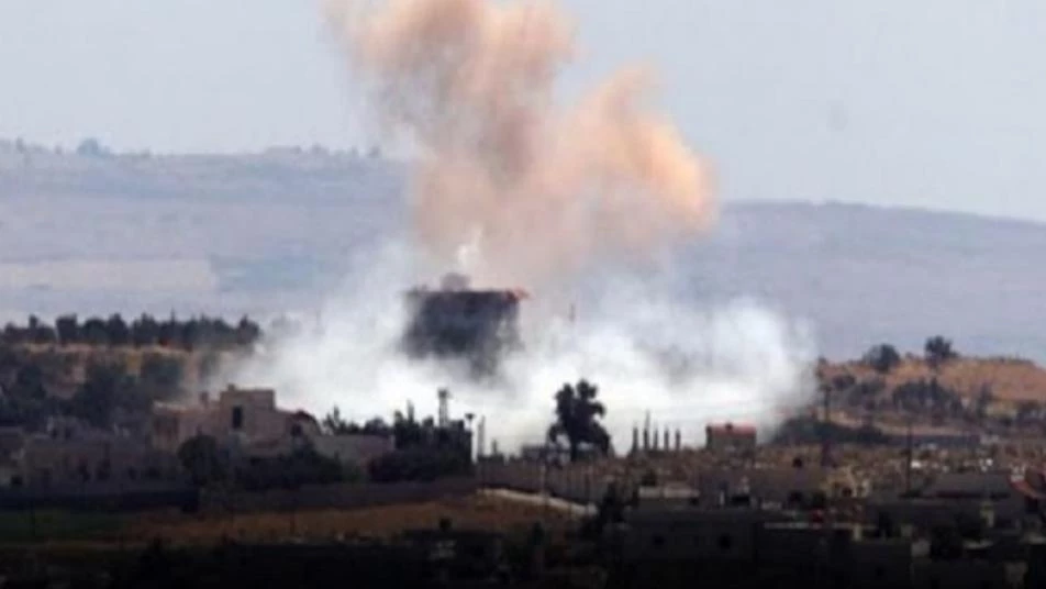 ميليشيا أسد تقصف مبنىً سكنياً بصاروخ حراري غرب حماة