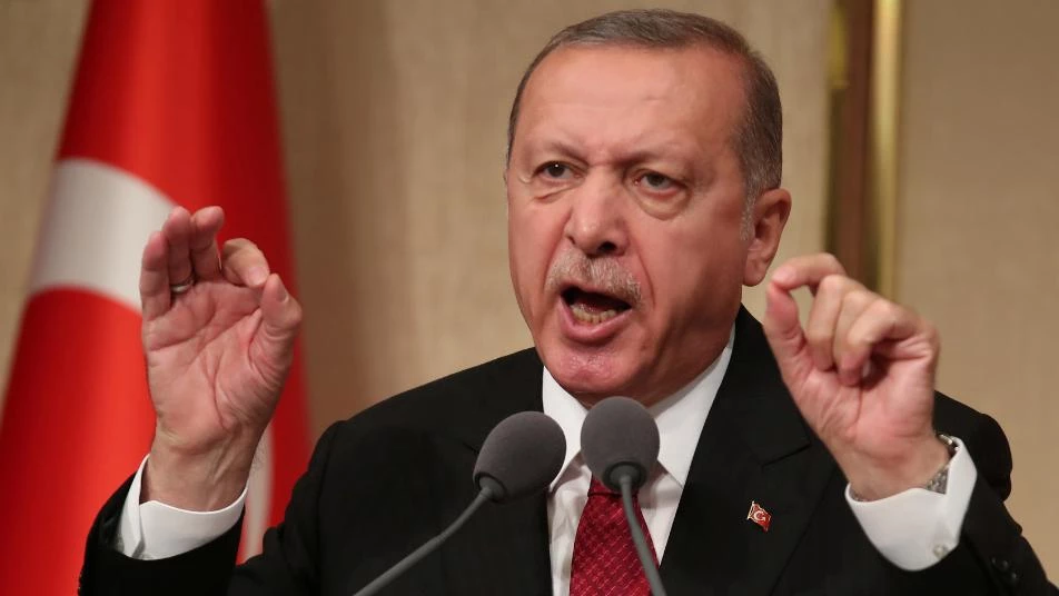 "الحديث عن الإسلام وقاحة وقلة أدب".. أردوغان لماكرون: من أنت؟