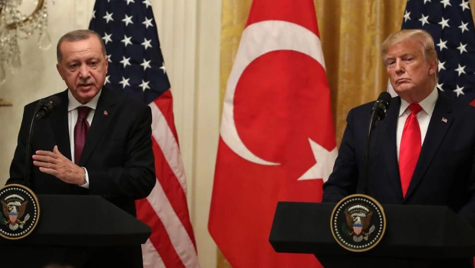 موقع أمريكي يكشف سبب إحضار أردوغان حاسوبه الشخصي أثنا الاجتماع بترامب