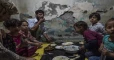 موائد العيد في اللاذقية تحكي مآسي السوريين وصور المقارنة تسيطر على مخيلة الأهالي (صور)