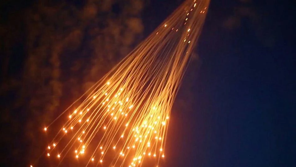 شبكة بريطانية تؤكد استخدام ميليشيا أسد قنابل "محظورة دولياً" في إدلب
