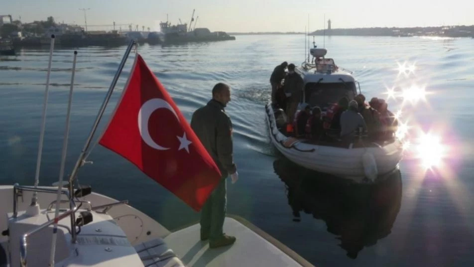 السلطات التركية تضبط 51 مهاجراً غير نظامي في "جناق قلعة"