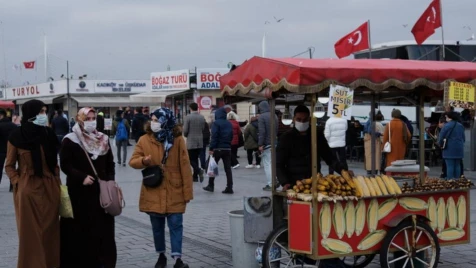 صحيفة تركية تكشف 3 مراحل لعودة الحياة الطبيعية بعد الحظر الكلي