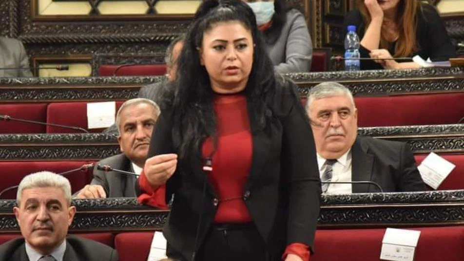 نائبة في برلمان أسد تطالب بإلغاء وزارتين "فاسدتين" وتمتدح النظام!