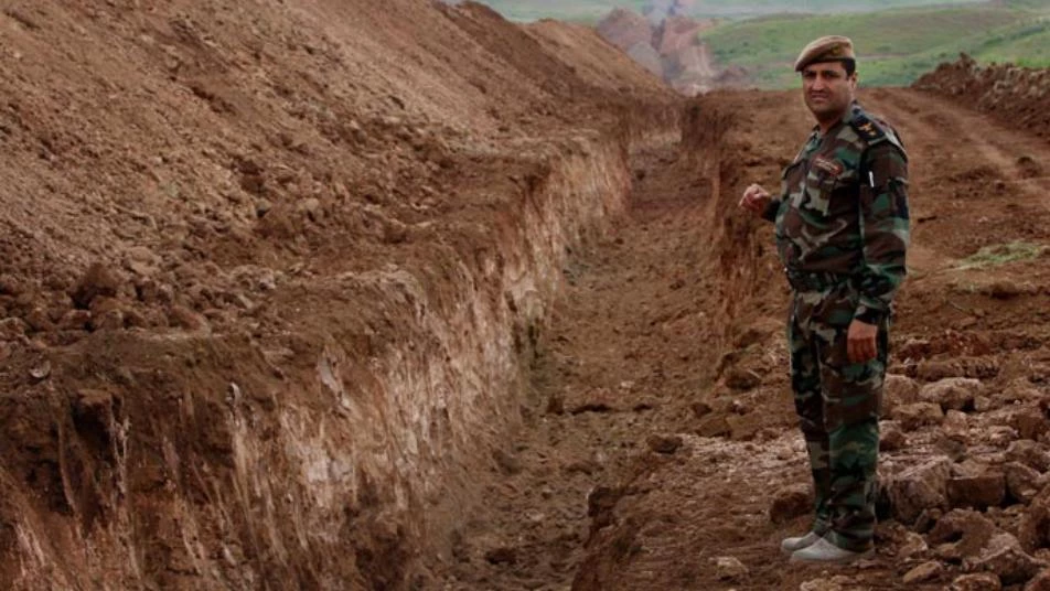 "داعش" الشماعة: تقارير غربية تكشف الهدف من الخندق الحدودي بين العراق وسوريا