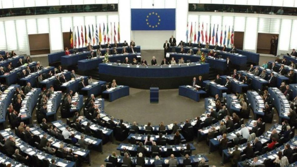 الاتحاد الأوروبي يمدد عقوباته على أشخاص مرتبطين بنظام أسد