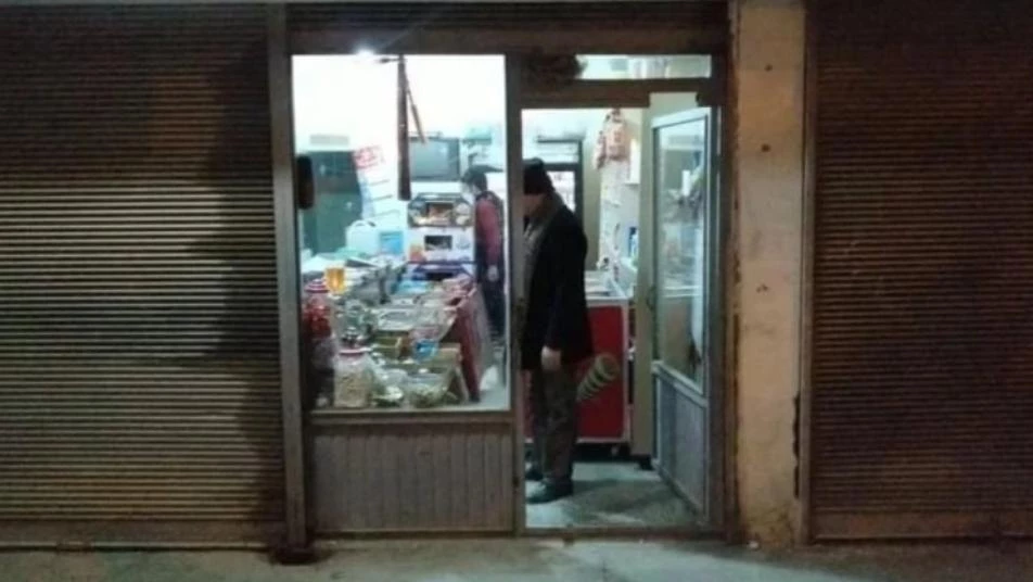 صاحب بقالة سوري يخاطب الشرطة التركية بعد تعرضه لغرامة.. كيف سنعيش؟