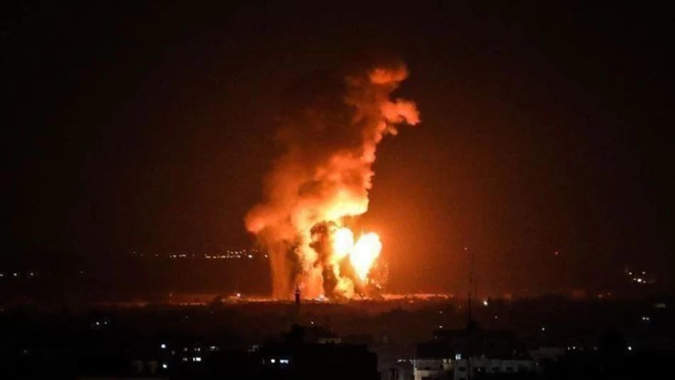 الأكبر منذ سنوات.. غارات إسرائيلية تقصف 3 مواقع حيوية للنظام بدمشق ( فيديو)