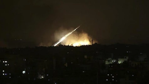 قصف إسرائيلي جديد يدمر مواقع لميليشيا أسد و"حزب الله" في القنيطرة ودرعا