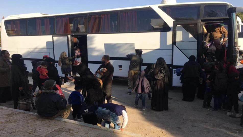 الدفاع التركية تكشف عن عودة مئات السوريين إلى مدينة تل أبيض السورية