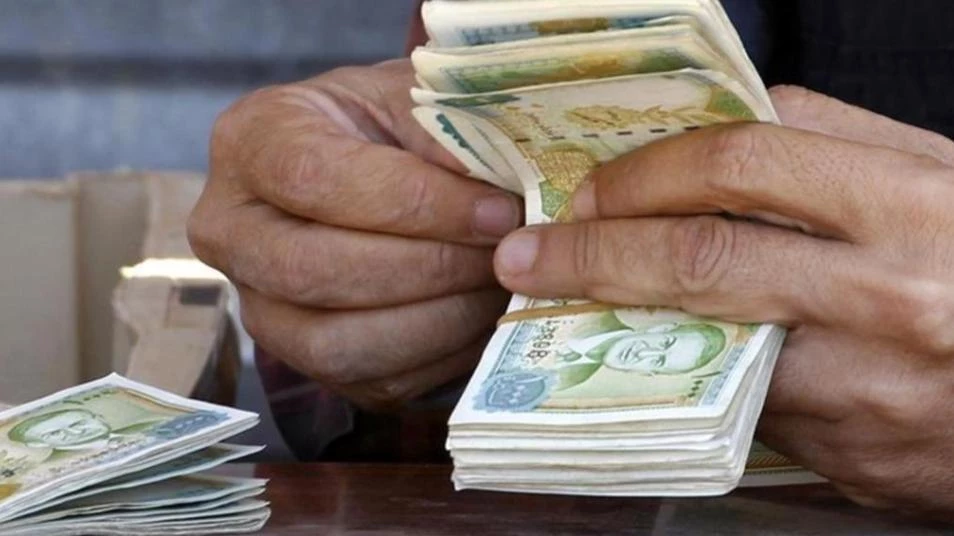انهيار جديد في سعر صرف الليرة السورية مقابل الدولار