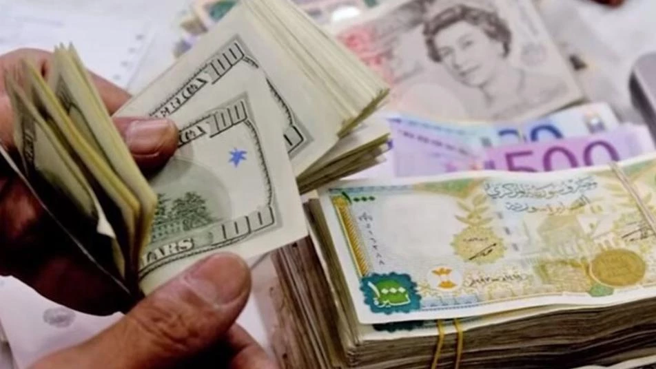 تراجع في سعر صرف الليرة السورية أمام الدولار