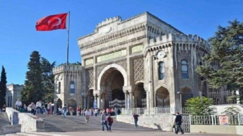 جامعة إسطنبول تصدر توضيحاً بخصوص رفع الرسوم الدراسية للطلاب السوريين