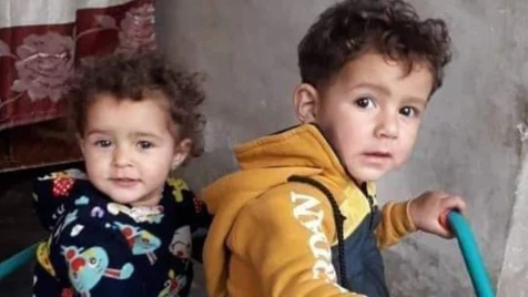 تفاصيل مفاجئة وصادمة.. الكشف عن هوية قاتل الطفلين في إدلب