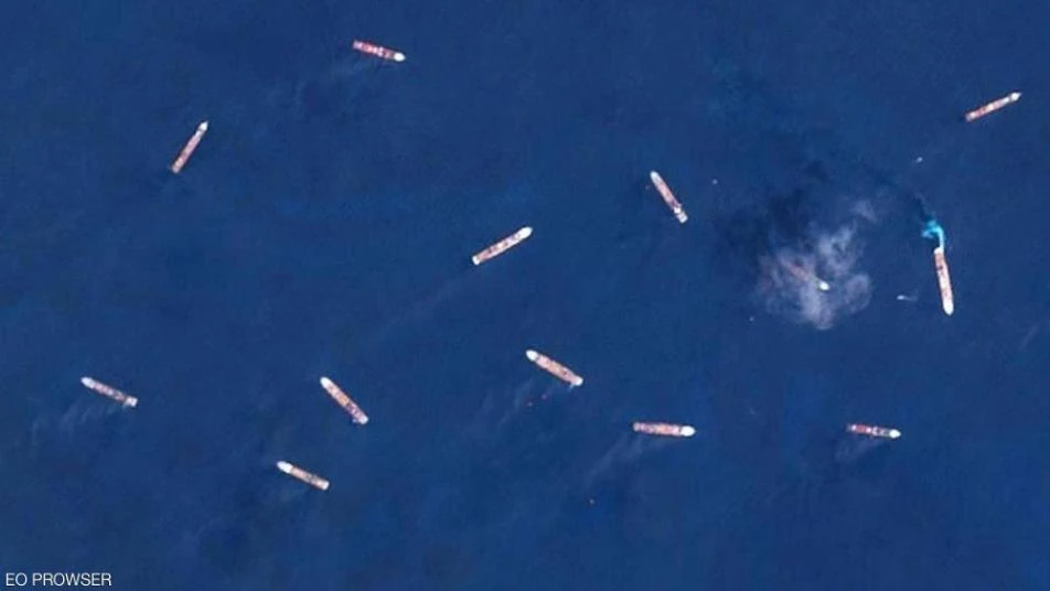 على متنها الآلاف.. الأقمار الصناعية تكشف أساطيل السفن العالقة في البحار بسبب كورونا